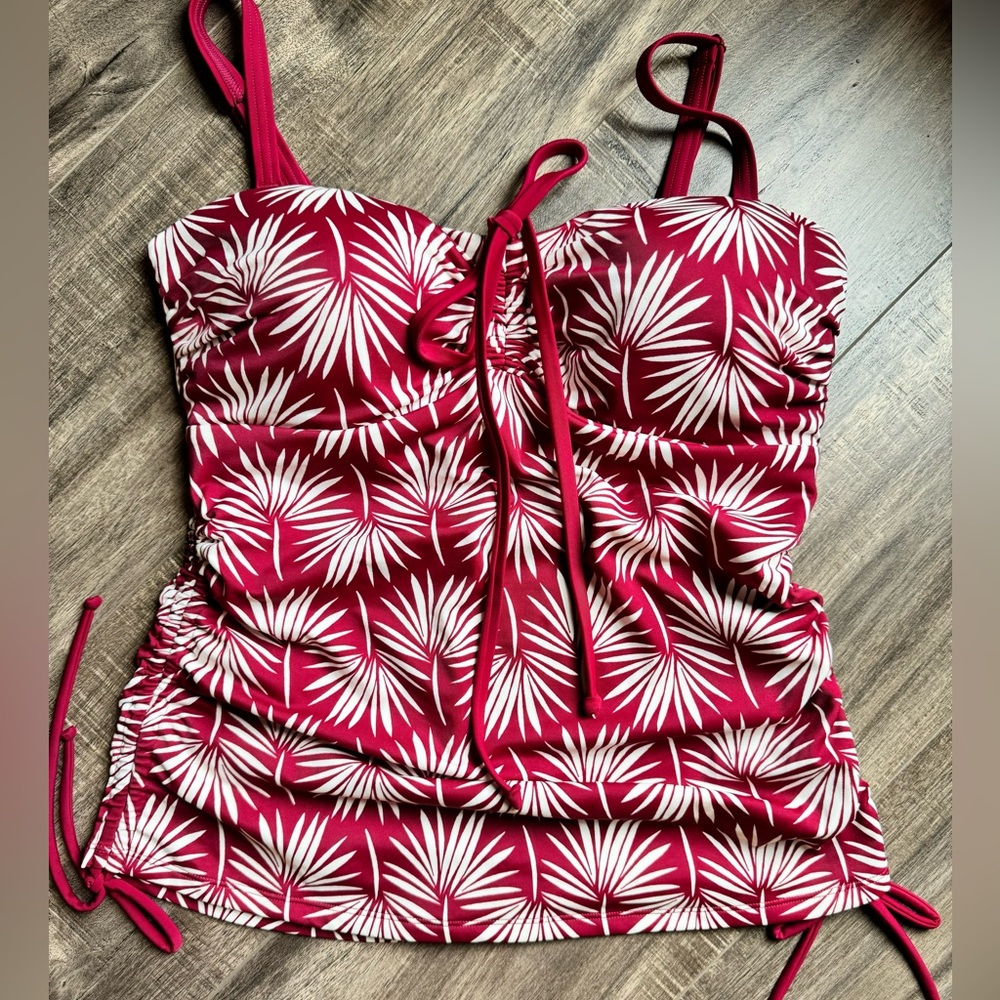 Boden Tankini Swim top. Detachable straps. Uk 16/usa12